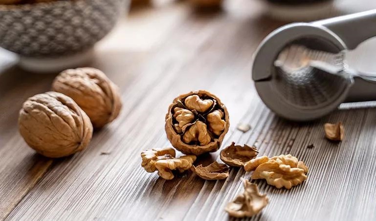 خواص گردو برای مردان - تنظیم تستوسترون